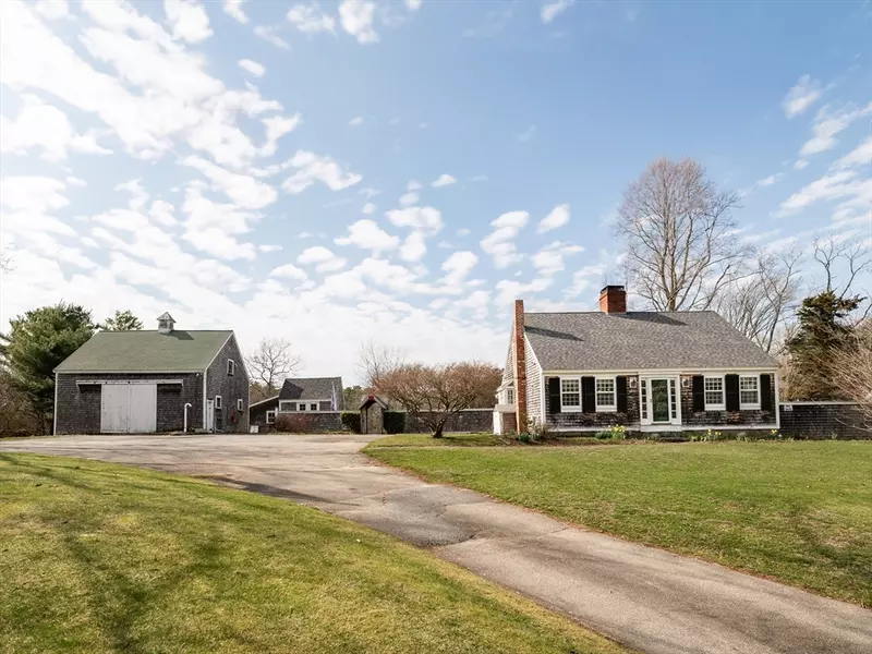 810 Franklin St, Duxbury, MA 02332