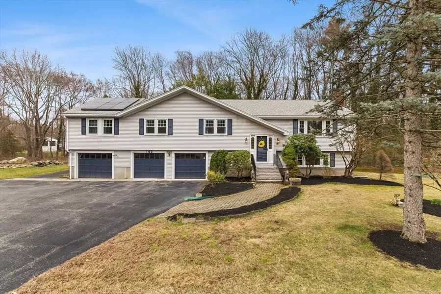 142 Holliston St, Medway, MA 02053