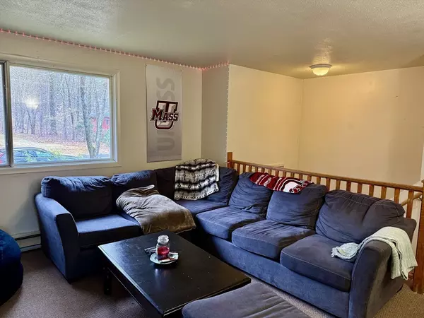 Amherst, MA 01002,237 Grantwood Dr