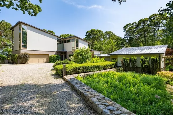 Falmouth, MA 02540,77 Fay Rd