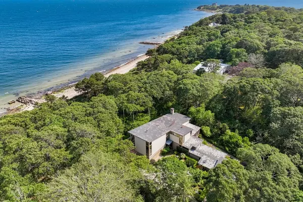 77 Fay Rd, Falmouth, MA 02540