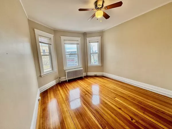 25 Rowell #2, Boston, MA 02125