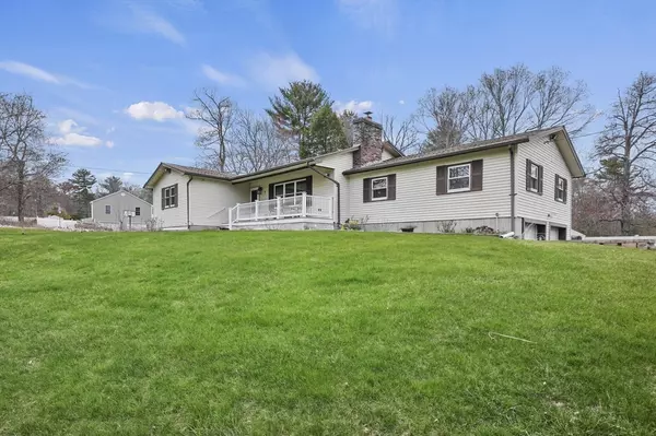 Webster, MA 01570,7 Woods Grove Drive