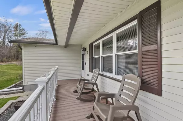 Webster, MA 01570,7 Woods Grove Drive