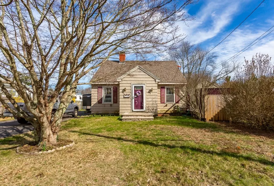 28 Elmwood Ave, Westport, MA 02790