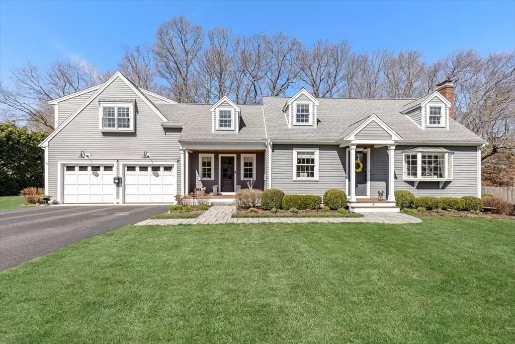 Hingham, MA 02043,4 Nichols Rd