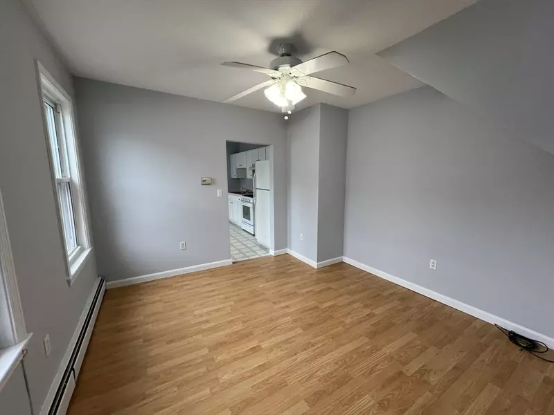 155 E Central St #R, Franklin, MA 02038