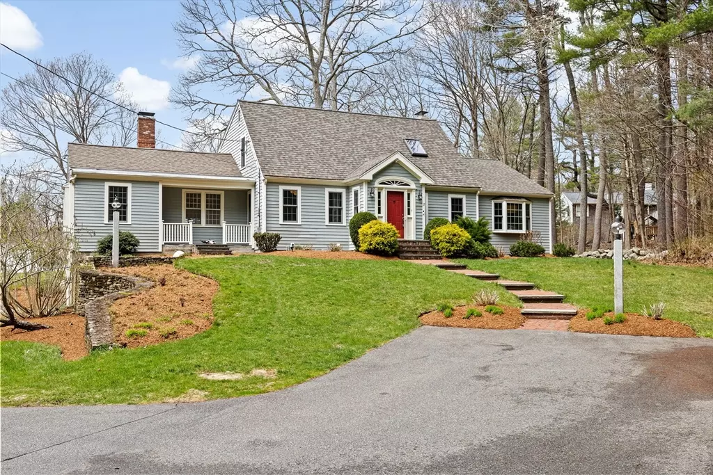 Norwell, MA 02061,17 May Elm Ln