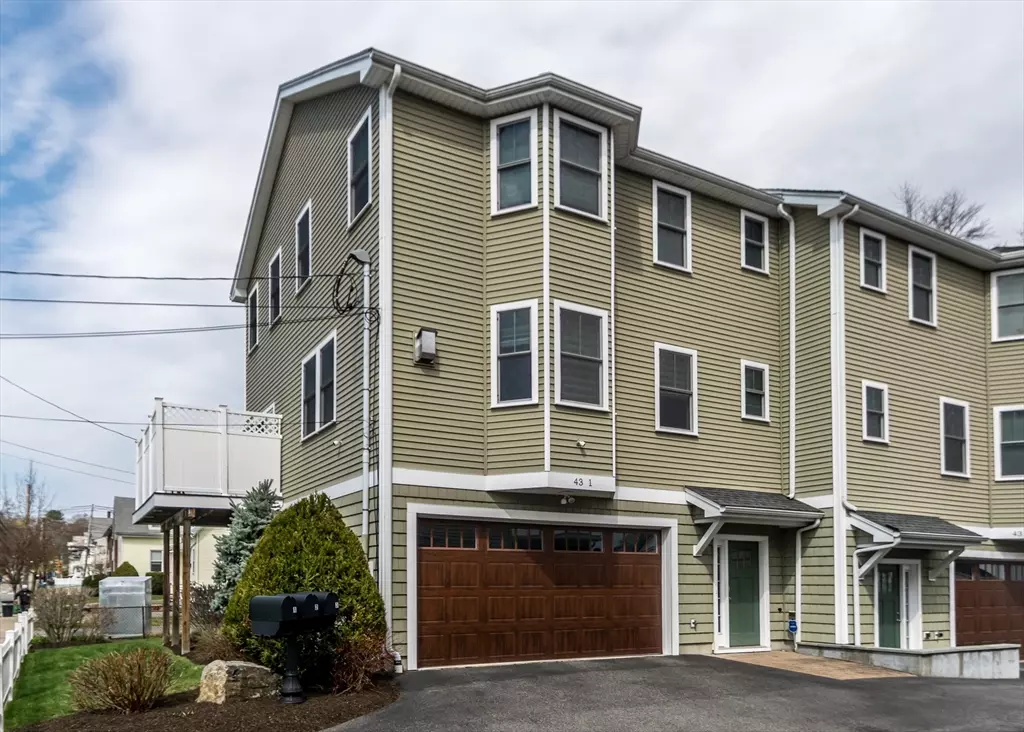 Waltham, MA 02451,43 Hammond Street #1