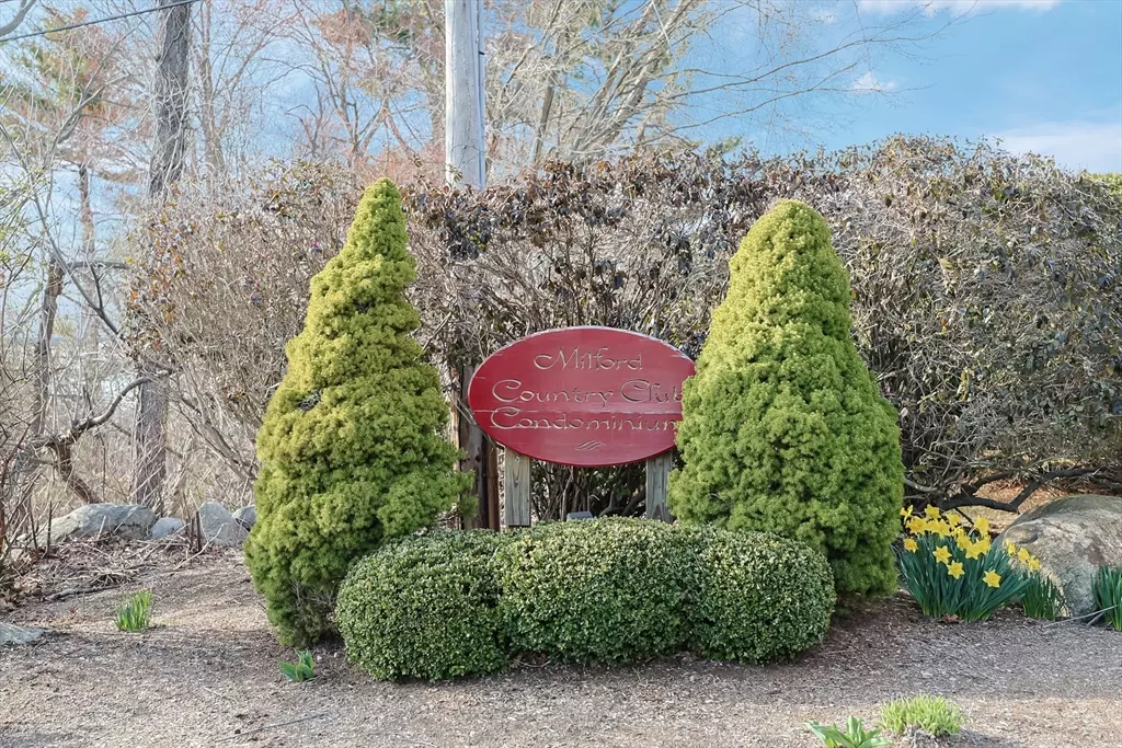 Milford, MA 01757,4 Country Club Lane #B