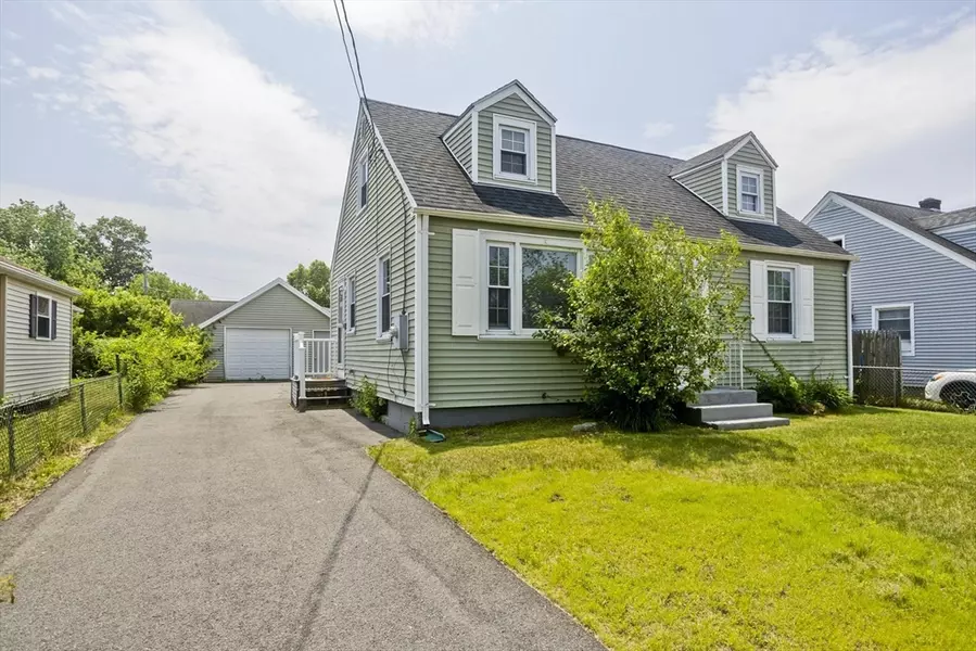 23 Mary St, Springfield, MA 01118