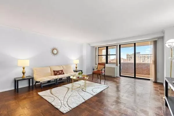 2 Hawthorne Pl #6D, Boston, MA 02114