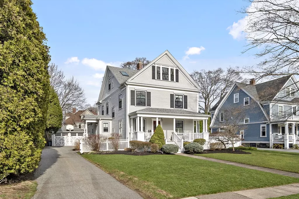 Winchester, MA 01890,19 Yale St