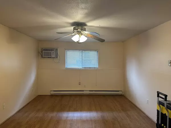 Taunton, MA 02780,1 Karena Dr #2-2
