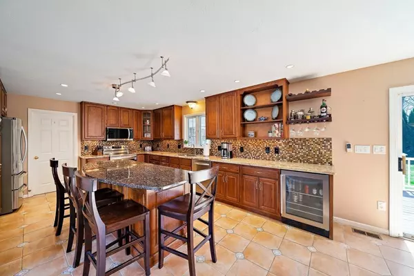 Milford, MA 01757,72 Camp St