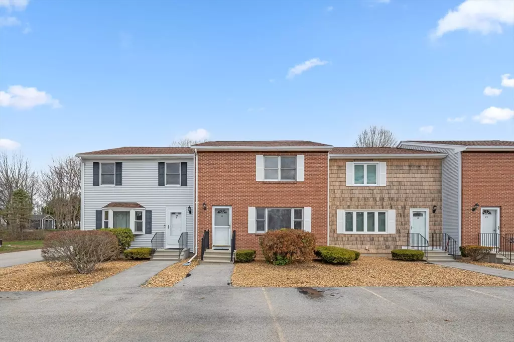 Webster, MA 01570,11 Highcrest Park #11