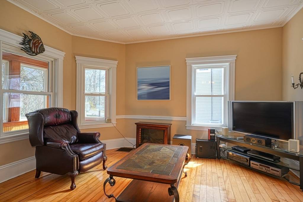 Maynard, MA 01754,3 Bent Ave