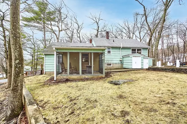 Ayer, MA 01432,3 Norwood Ave