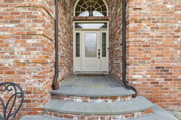 East Longmeadow, MA 01028,19 Peachtree Road