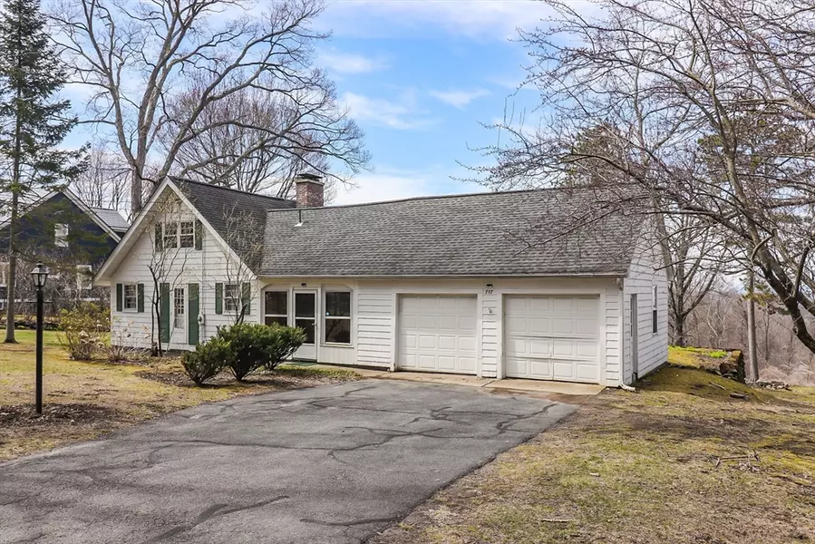 787 Ridge Road, Wilbraham, MA 01095