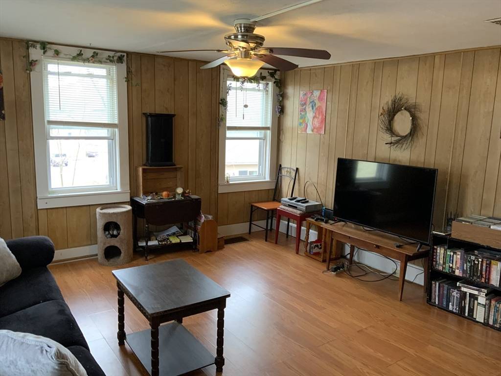 Greenfield, MA 01301,88 Deerfield St
