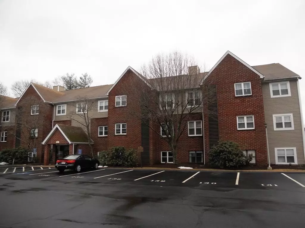 Brockton, MA 02302,25 Longworth Ave #11