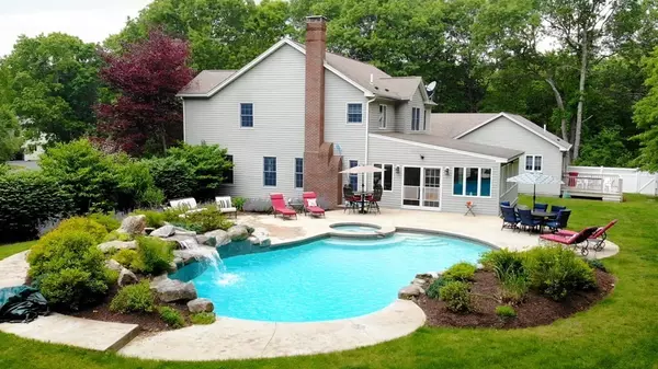 18 Rhonda Rheault Drive, Oxford, MA 01540