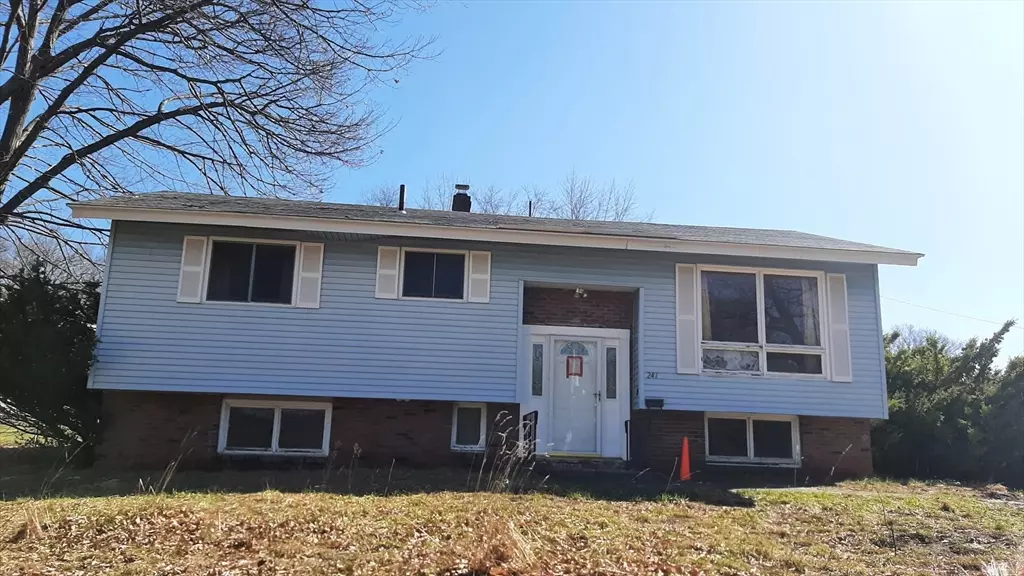 241 Humphrey St, Lowell, MA 01850