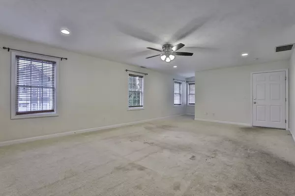 Haverhill, MA 01832,221 Wilson St #2
