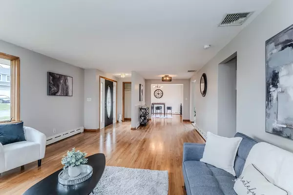 East Longmeadow, MA 01028,3 North St