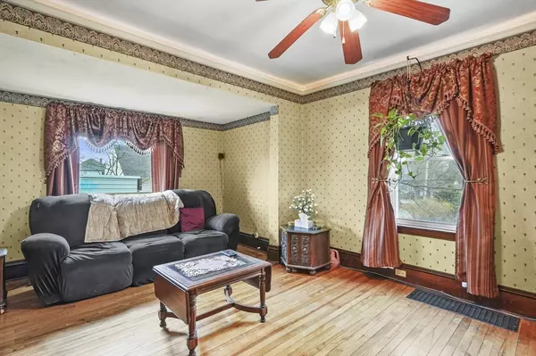 Worcester, MA 01604,5 Rural Street