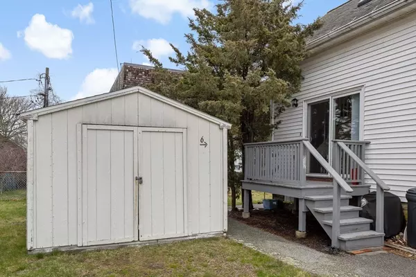 Bourne, MA 02532,6 Wallace Ave #1