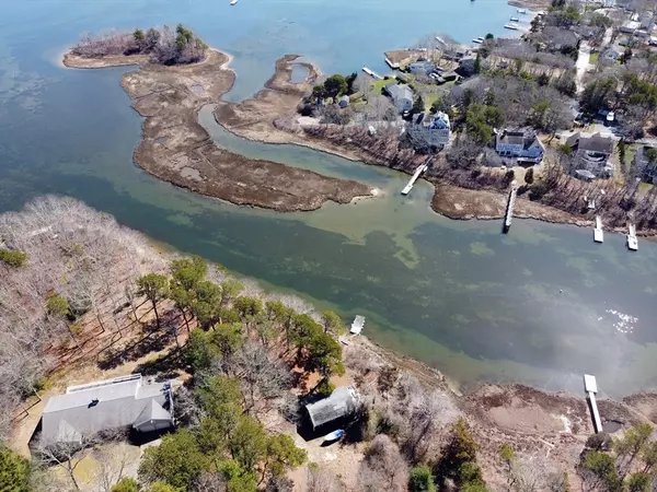 Falmouth, MA 02536,218 Meadow Neck Rd