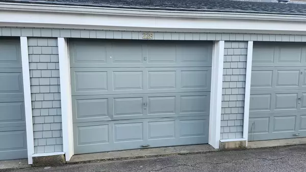 Stoughton, MA 02072,228 Greenbrook Dr #228