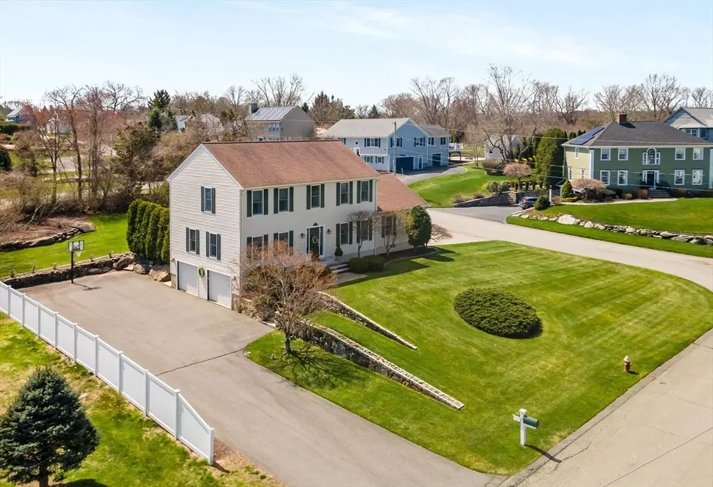 Somerset, MA 02726,75 Broad Cove St