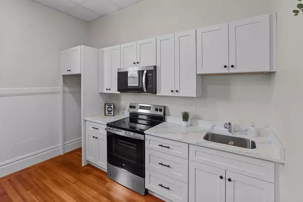 Seekonk, MA 02771,75 County St