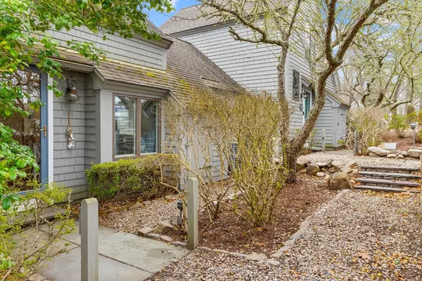 Mashpee, MA 02649,68 Mid-Iron Way #7530