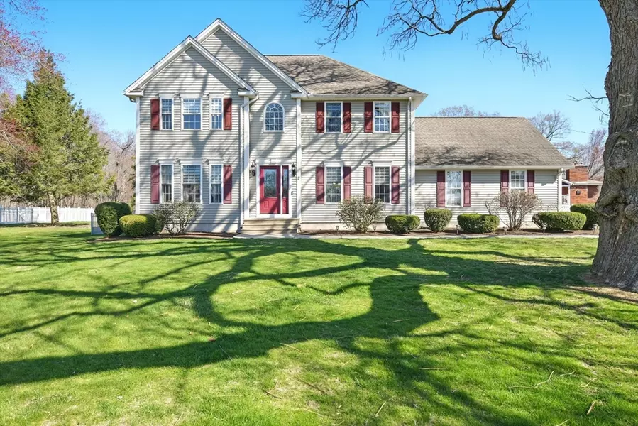 2 Valley View Dr, South Hadley, MA 01075