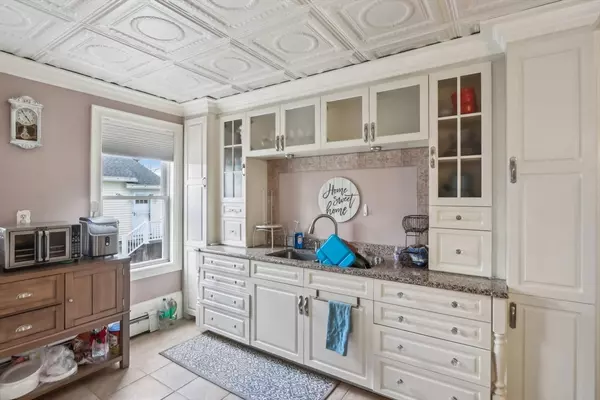 Clinton, MA 01510,686 Brook St