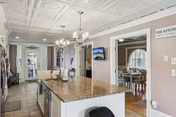 Clinton, MA 01510,686 Brook St