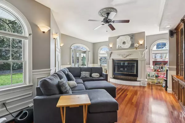 Clinton, MA 01510,686 Brook St