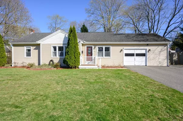 59 School St, Middleboro, MA 02346