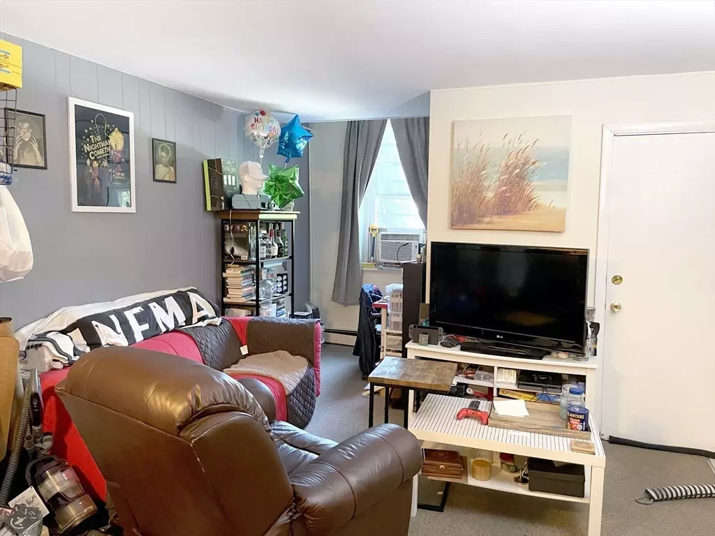 Brookline, MA 02445,39 Garrison Road #B