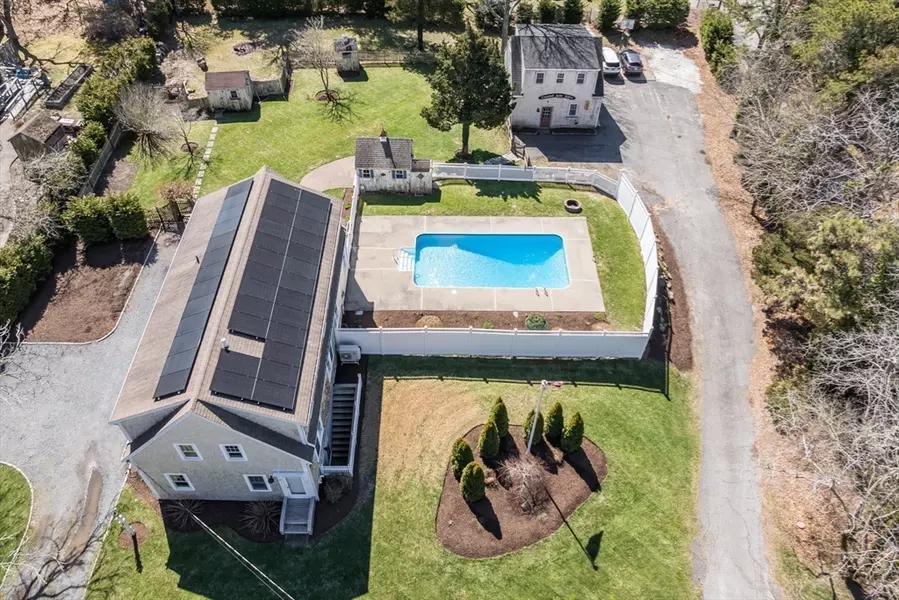 33 Queen Anne Road, Harwich, MA 02645