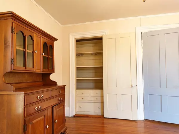 Petersham, MA 01366,32 West St