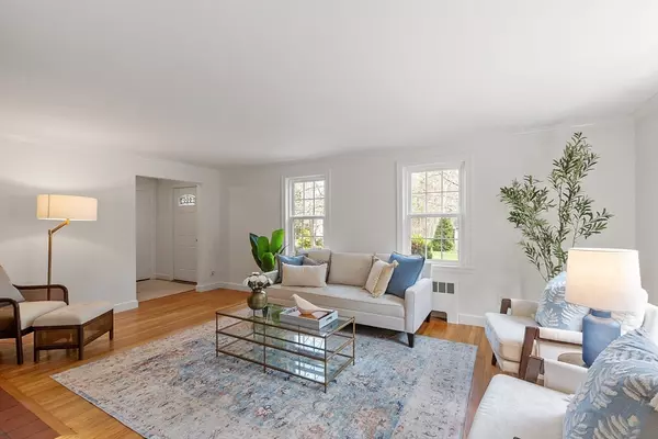 Wayland, MA 01778,14 Sylvan Way