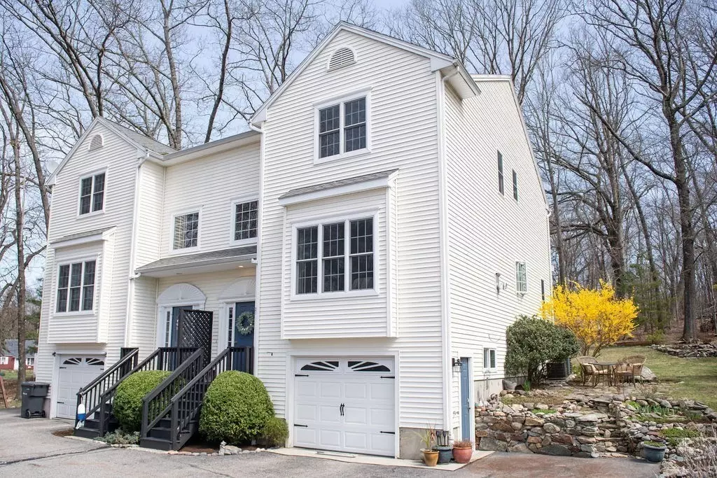 Grafton, MA 01519,31 Church Street #31