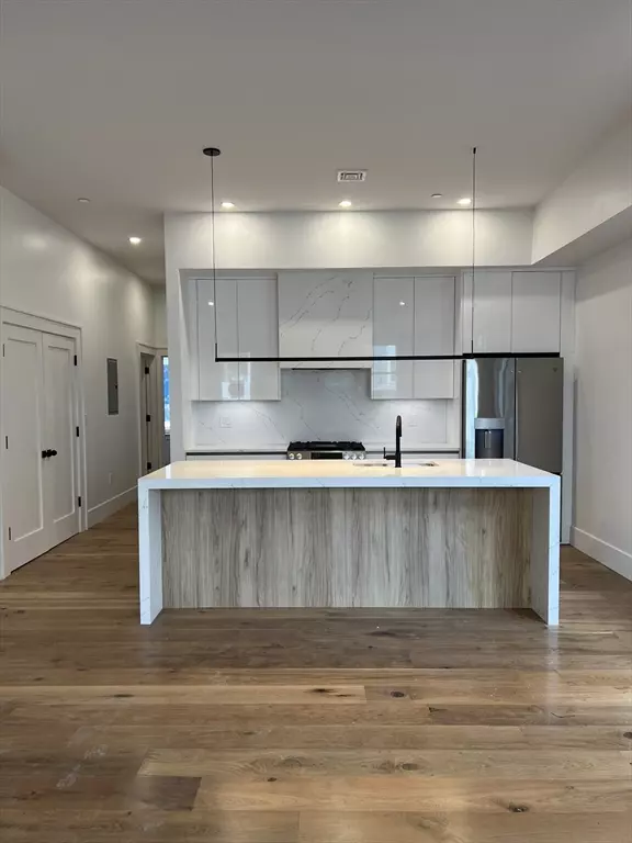 Boston, MA 02125,31 Savin Hill Avenue #1