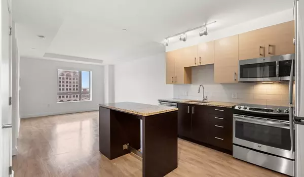 Boston, MA 02111,99 Kneeland St #914
