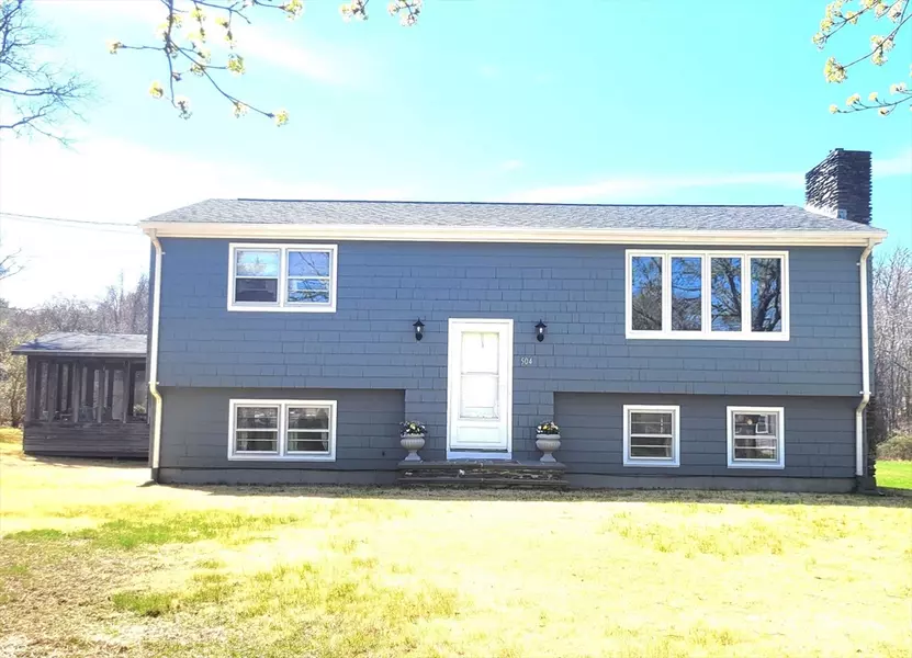 504 Chase Rd, Dartmouth, MA 02747